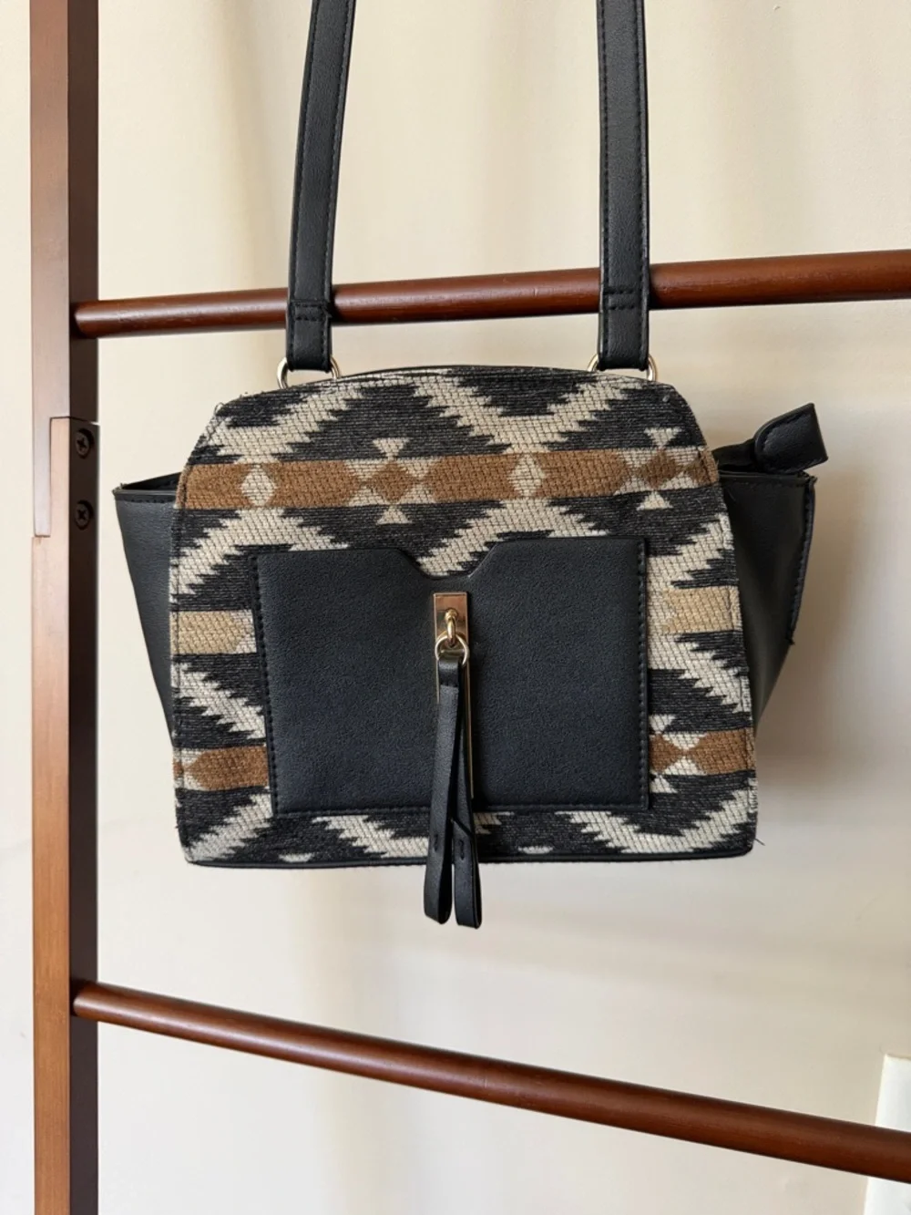 Danielle Nicole Black and Brown Patterned Crossbody - Picture 2 of 4
